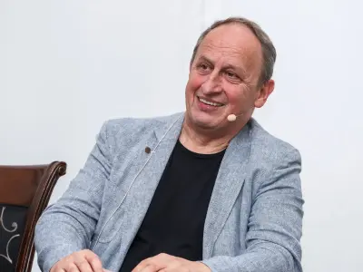 TitanCoreX AI obchodní expert